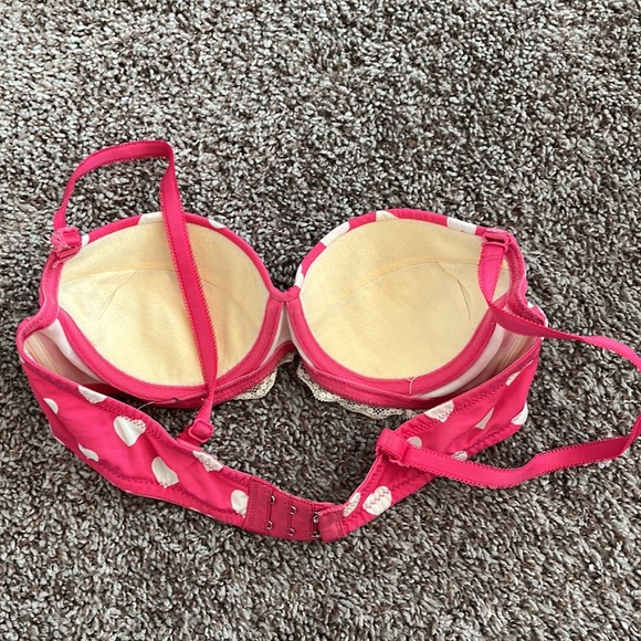 Cute Bras - Picture 2 of 3